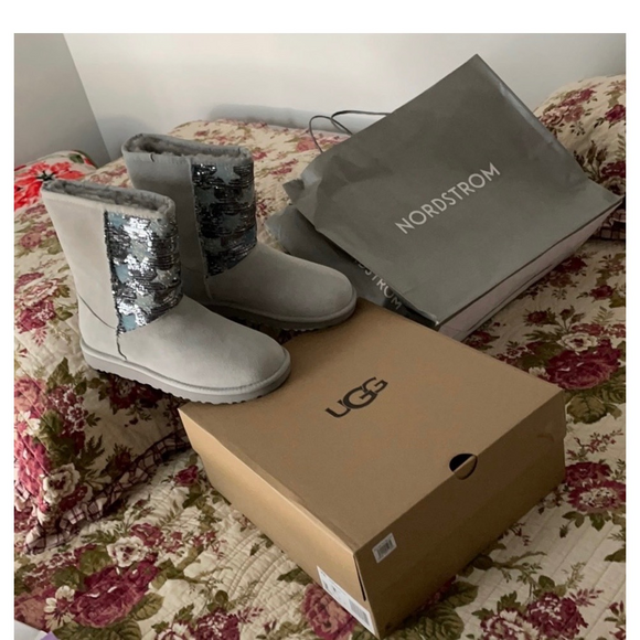 UGG Shoes - UGG Gray Sequin Star Short Boots!